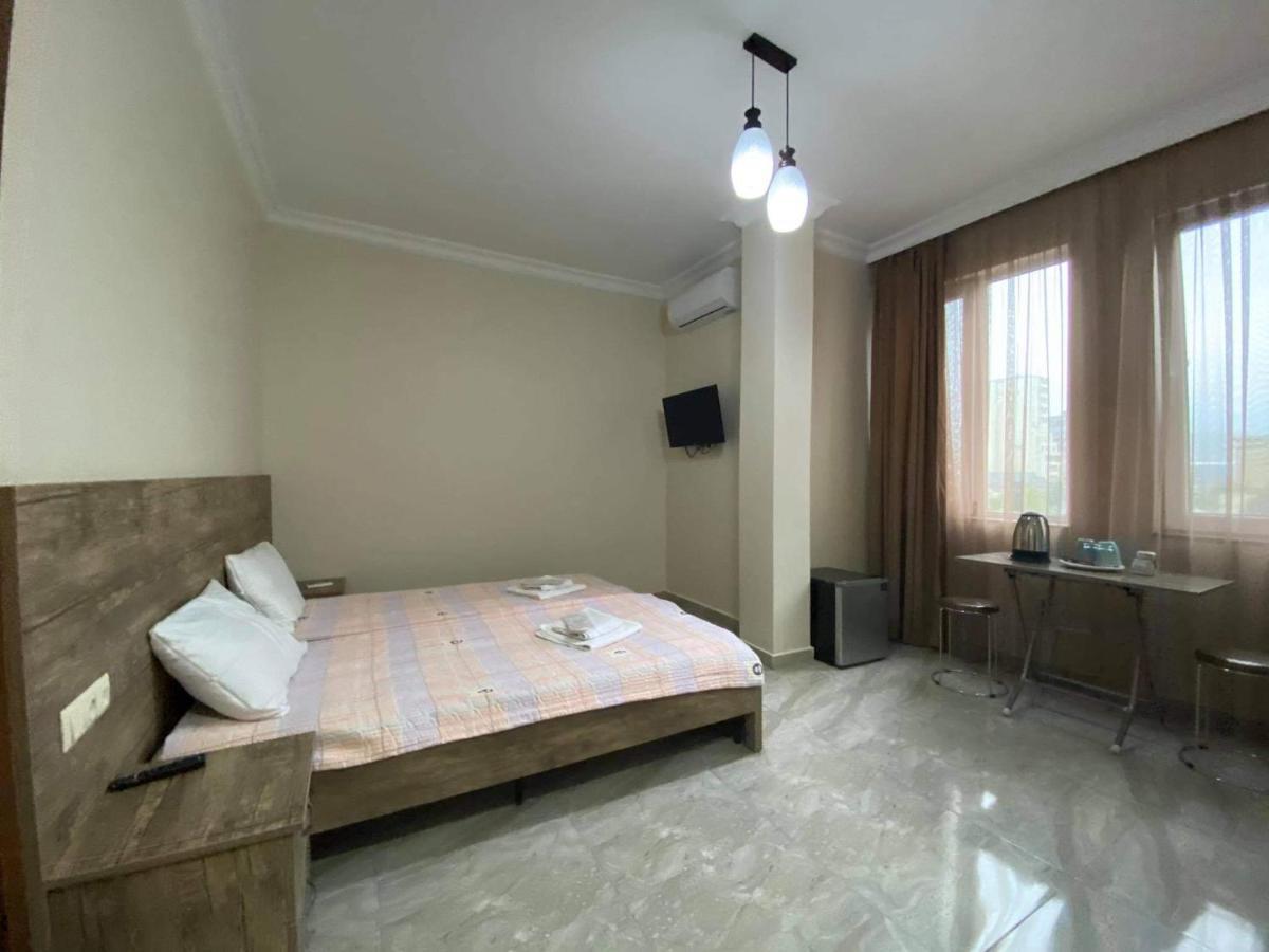 Family Hotel Batumi Eksteriør bilde